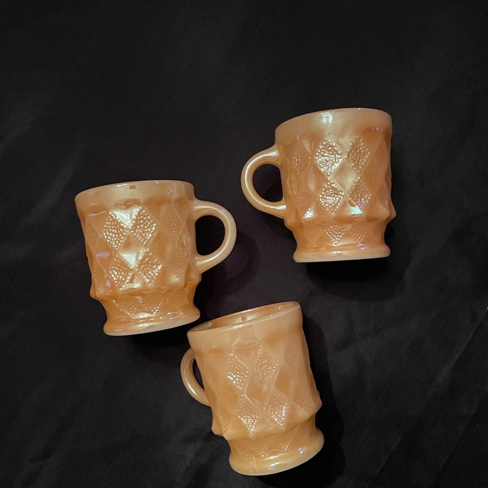 Elegant Vintage Fire King Diamond Pattern Mugs - Set of 3 (Apricot)